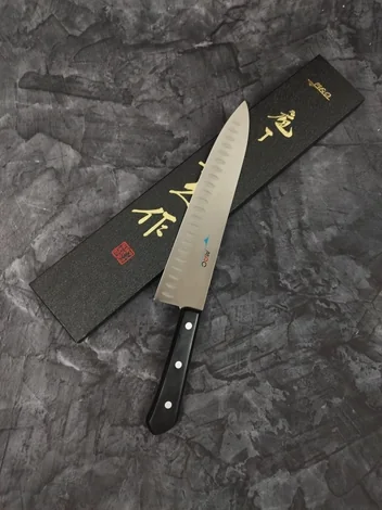 tip-article-image-Noże MAC Knives - jak sprawdzają się w codziennej pracy kucharzy?