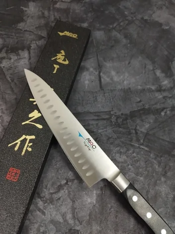 tip-article-image-Noże MAC Knives - jak sprawdzają się w codziennej pracy kucharzy?