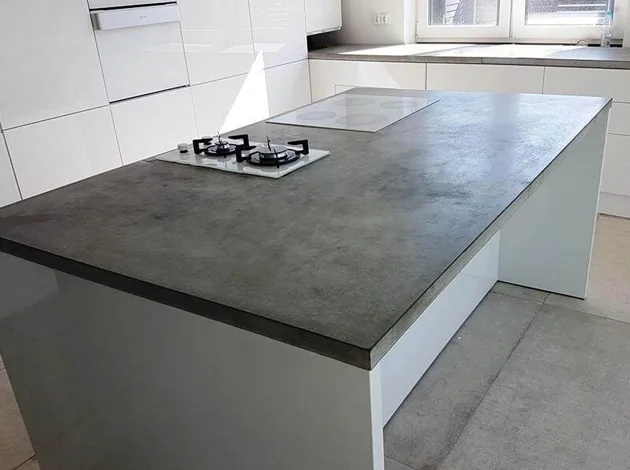 tip-article-image-Beton architektoniczny w każdym wnętrzu: Blaty kuchenne, łazienkowe i parapety o niepowtarzalnym charakterze