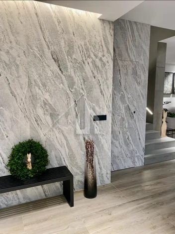 tip-article-image-Fornir kamienny jako alternatywny materiał wykończeniowy: zalety i możliwości