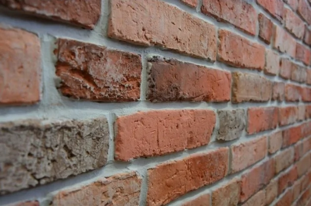 tip-article-image-Cegła na ścianie, czyli 5 pomysłów na ponadczasowe aranżacje
