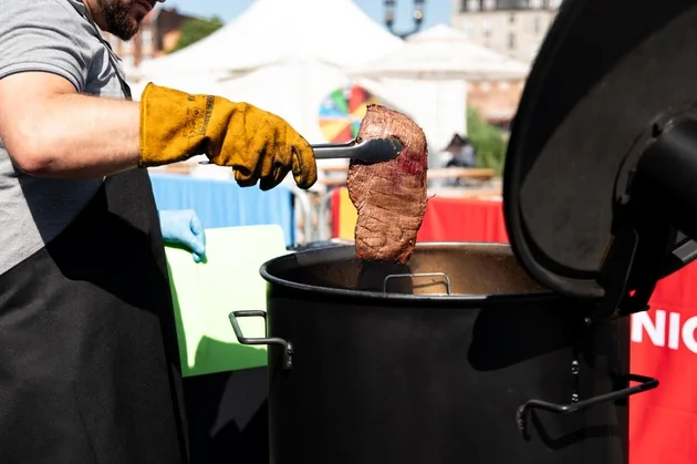 tip-article-image-Wołowa Uczta u Neptuna - kulinarne święto wołowiny na Jarmarku Dominikańskim
