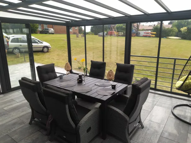 Nowoczesna pergola tarasowa – jak przedłużyć lato niezależnie od pogody?-tip-image