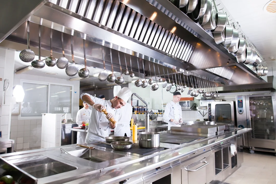 Meble gastronomiczne na wymiar - doskonałe dopasowanie do indywidualnych potrzeb biznesu-tip-image